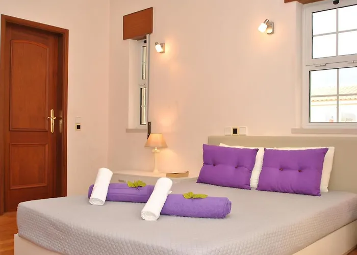 Nespereira By Algarve Vacation Villa Albufeira