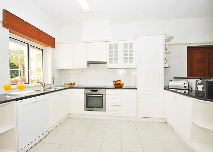 Villa Nespereira By Algarve Vacation